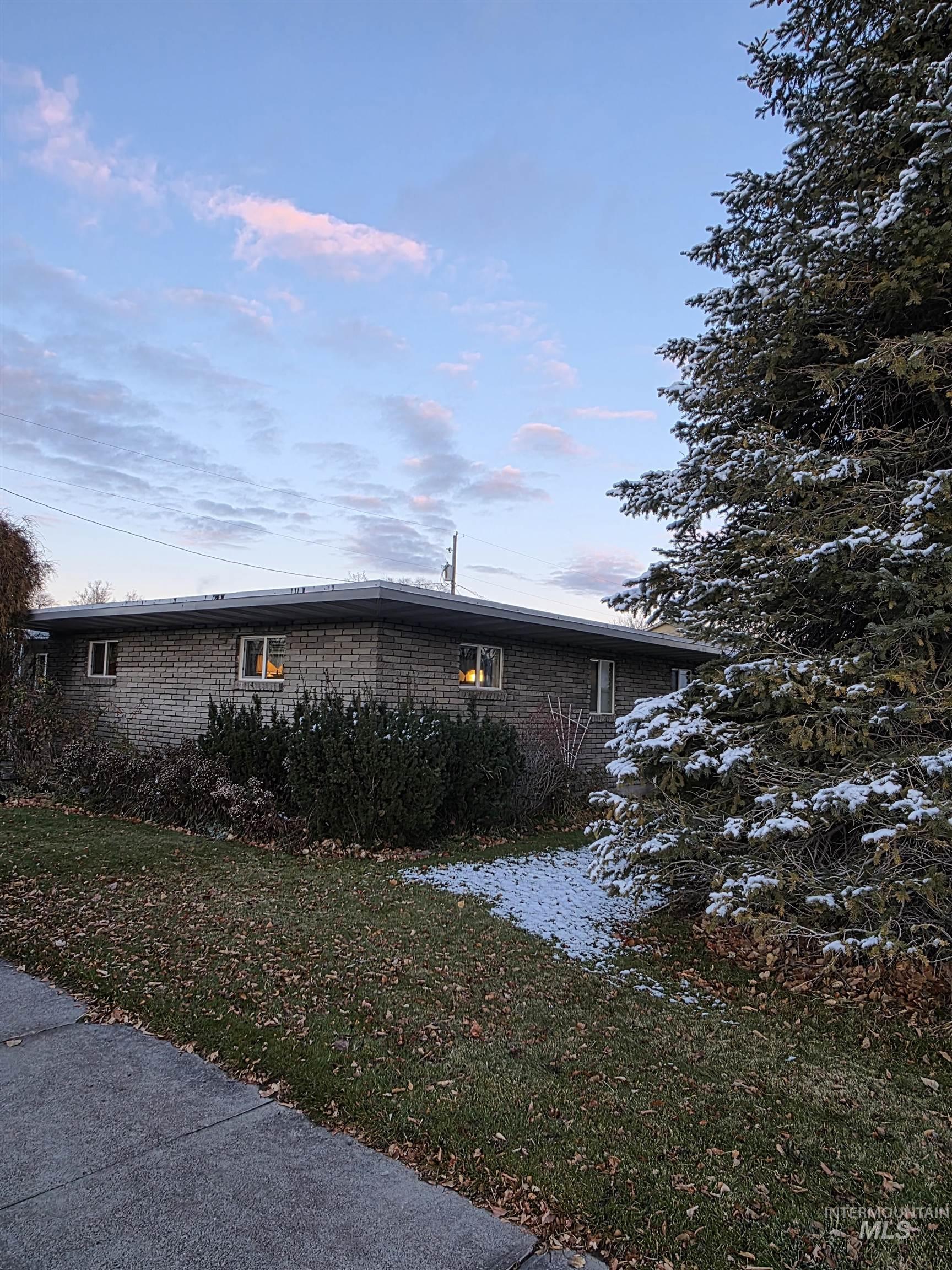 334 South 4th Street Rupert, ID 83350 - Photo 2 of 21