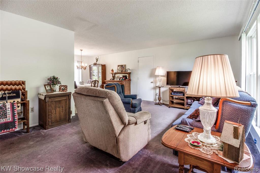 998 Hadley Road Rochester Hills, MI 48307 - Photo 13 of 42