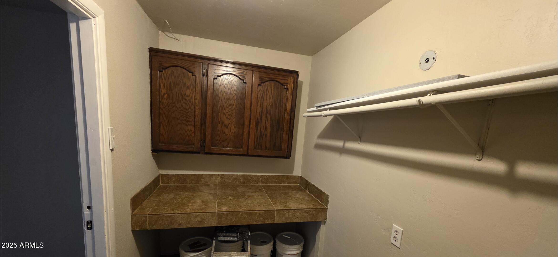 1609 North 47th Drive Phoenix, AZ 85035 - Photo 11 of 16 11 Inside Laundry