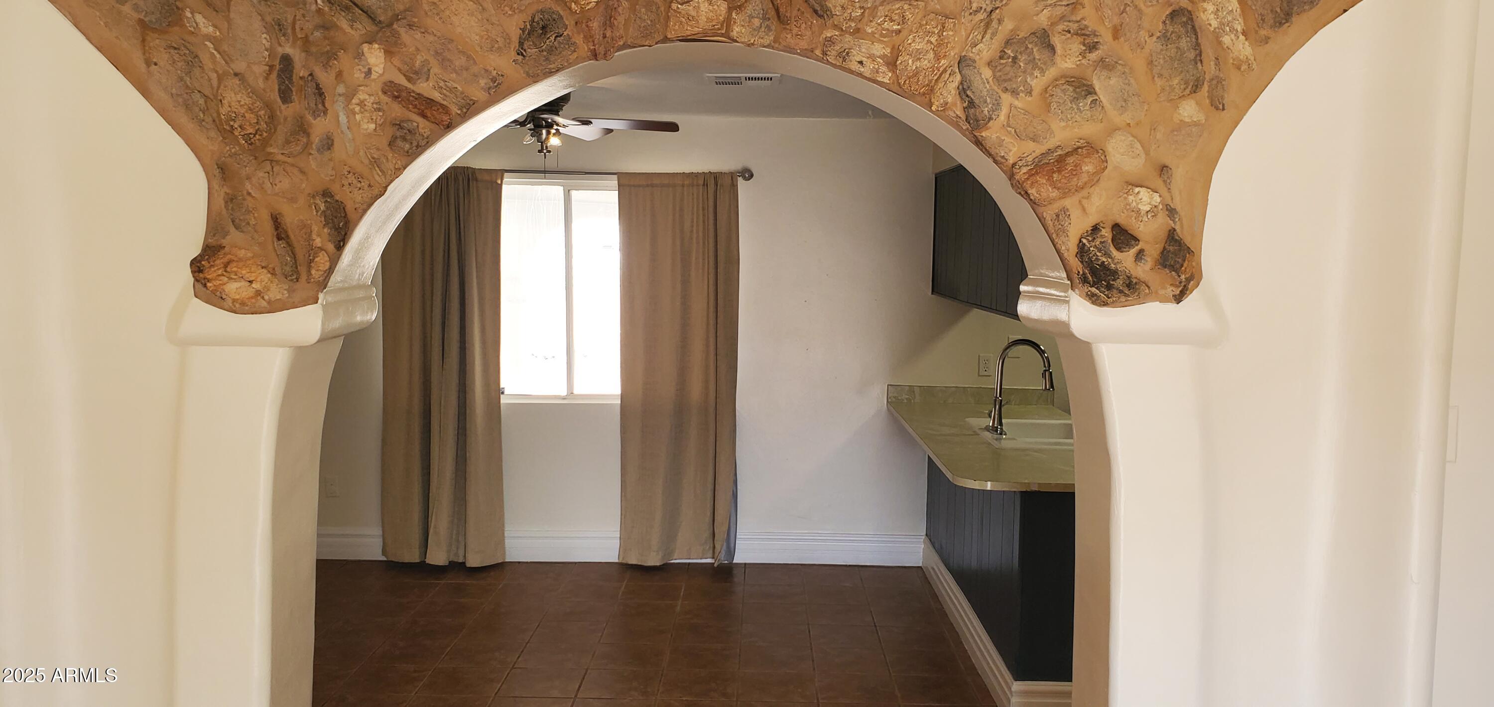 1609 North 47th Drive Phoenix, AZ 85035 - Photo 2 of 16 2 Dining and Kitchen