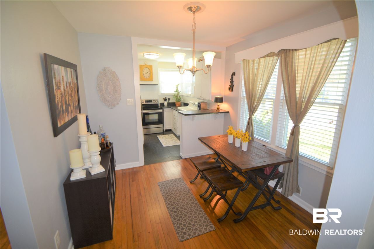 261 Mohawk Street Mobile, AL 36606 - Photo 2 of 22