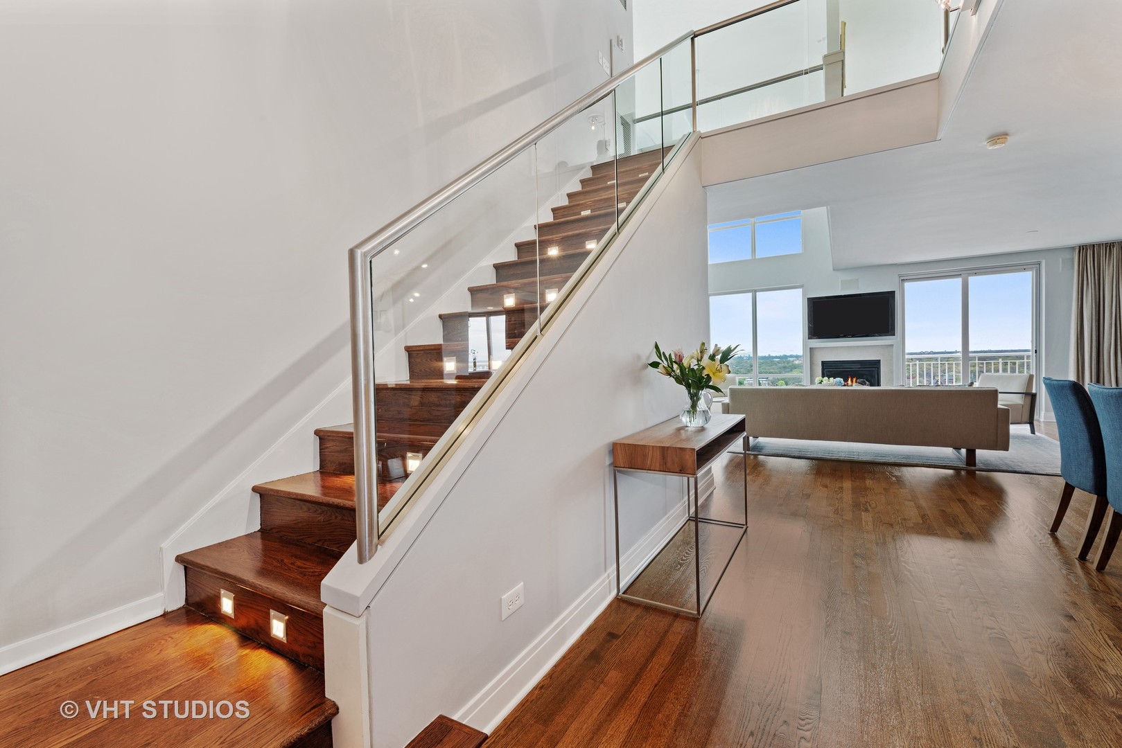 1640 Maple Avenue, Unit 1606 Evanston, IL 60201 - Photo 2 of 40