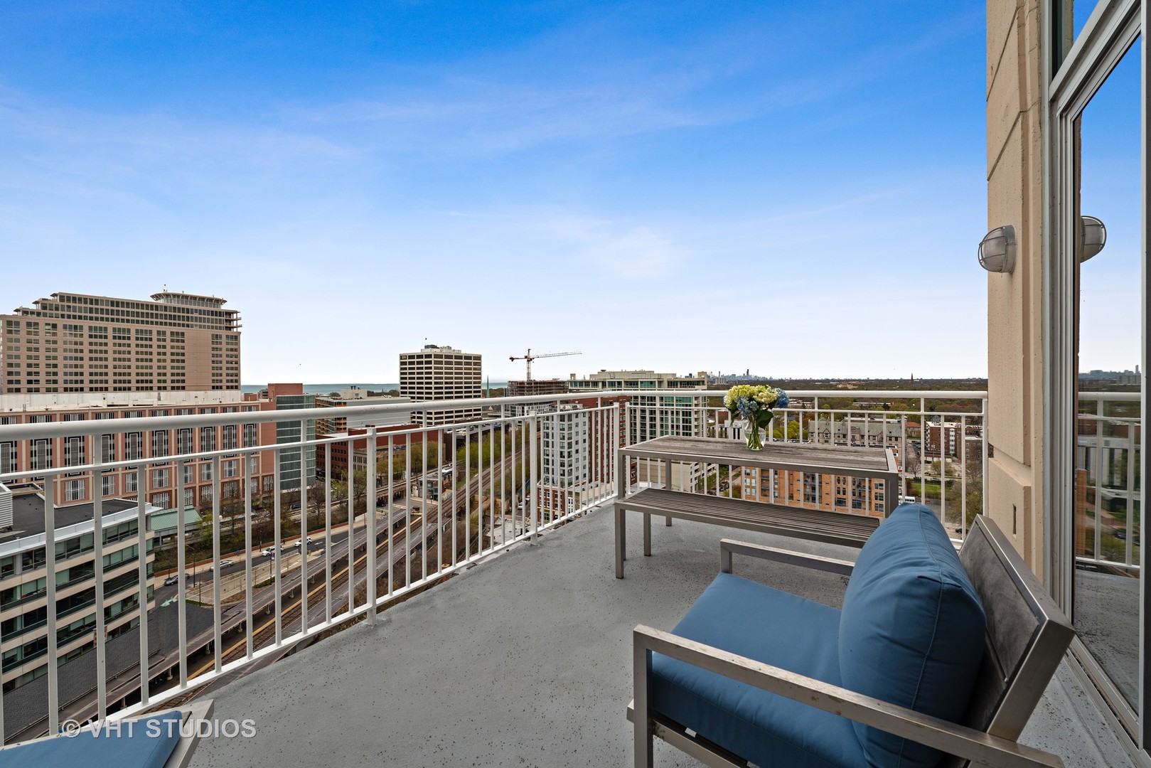 1640 Maple Avenue, Unit 1606 Evanston, IL 60201 - Photo 20 of 40 a view of a balcony with city view
