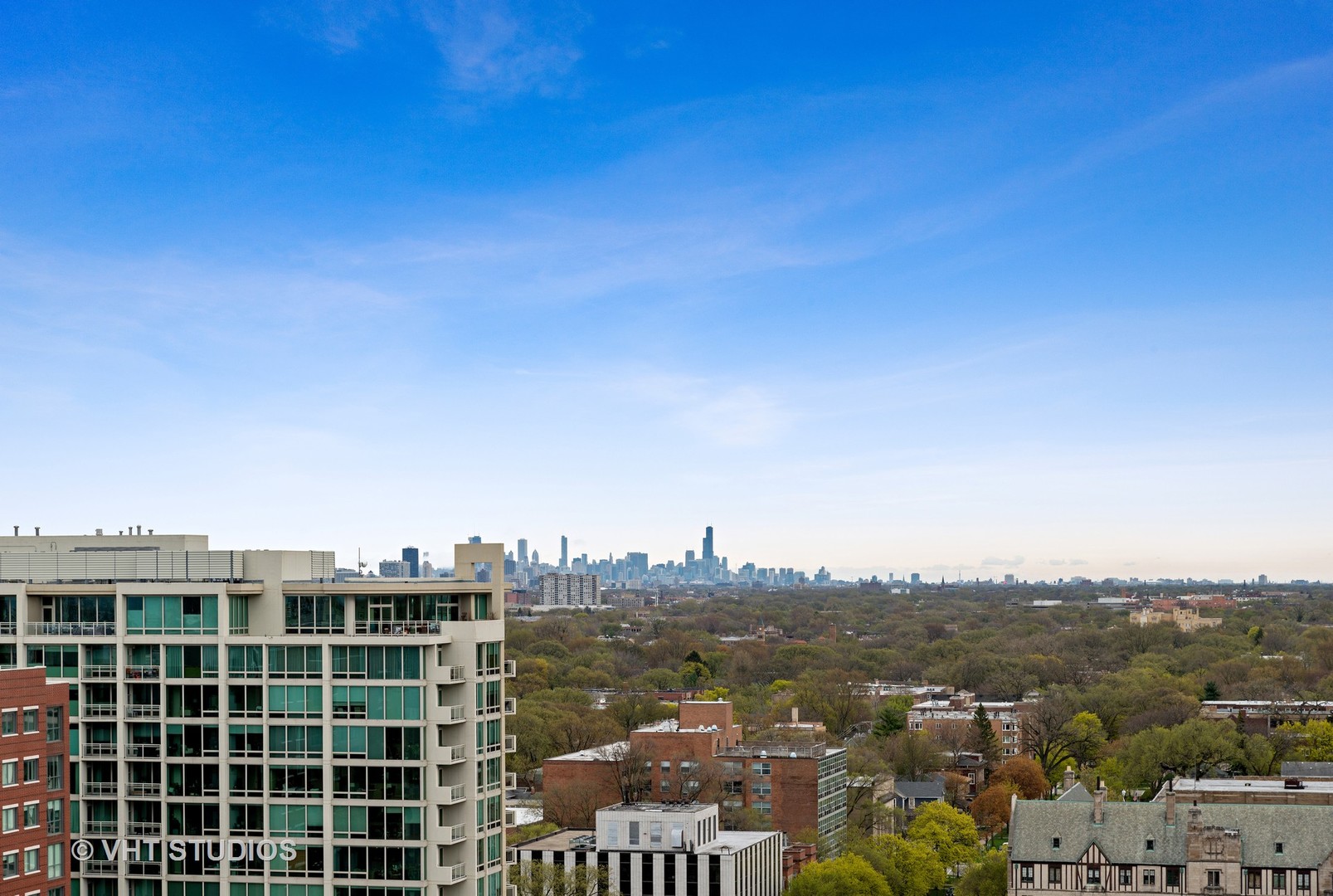 1640 Maple Avenue, Unit 1606 Evanston, IL 60201 - Photo 21 of 40 a view of city with tall buildings