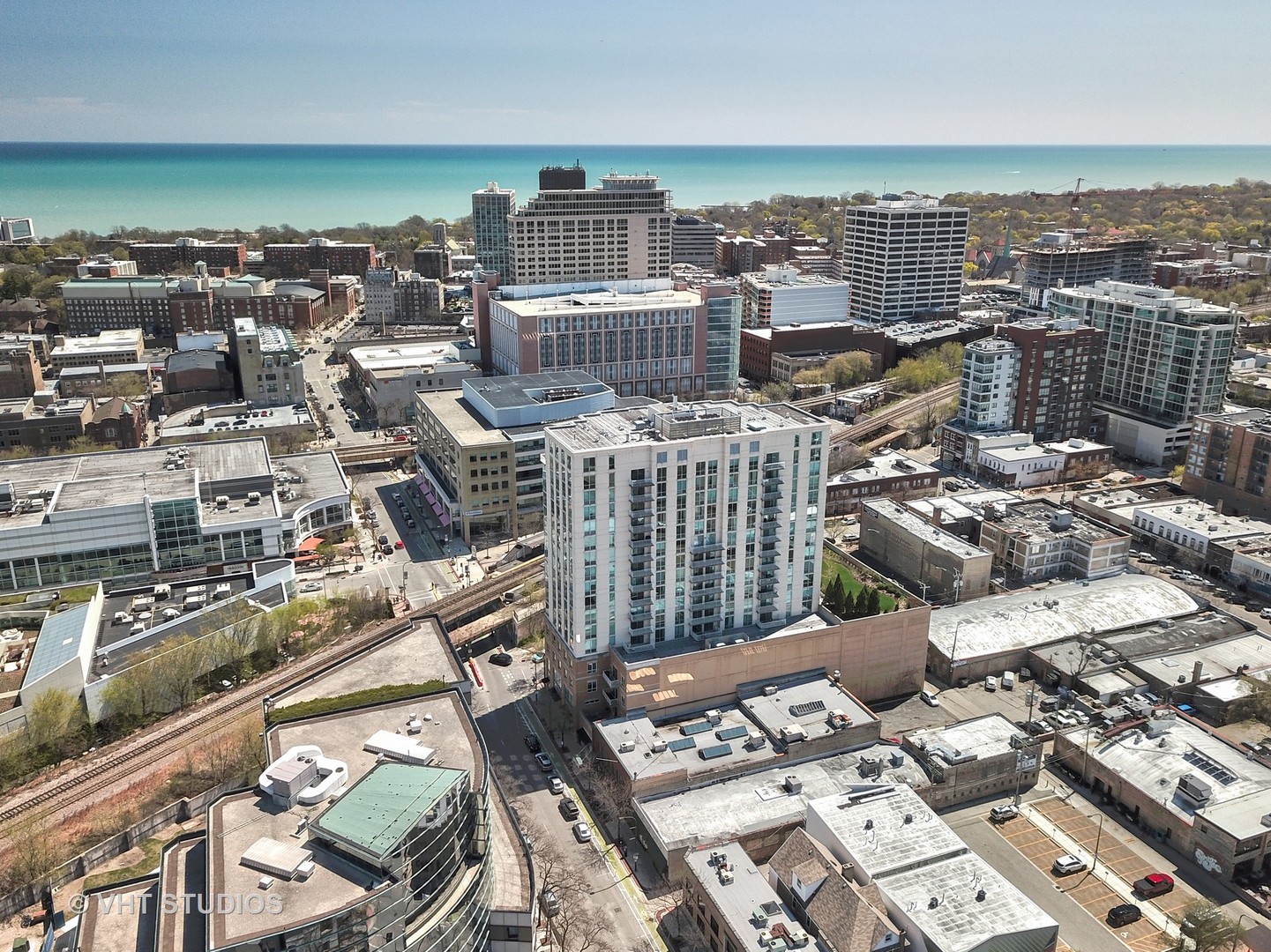 1640 Maple Avenue, Unit 1606 Evanston, IL 60201 - Photo 22 of 40 a view of city with ocean