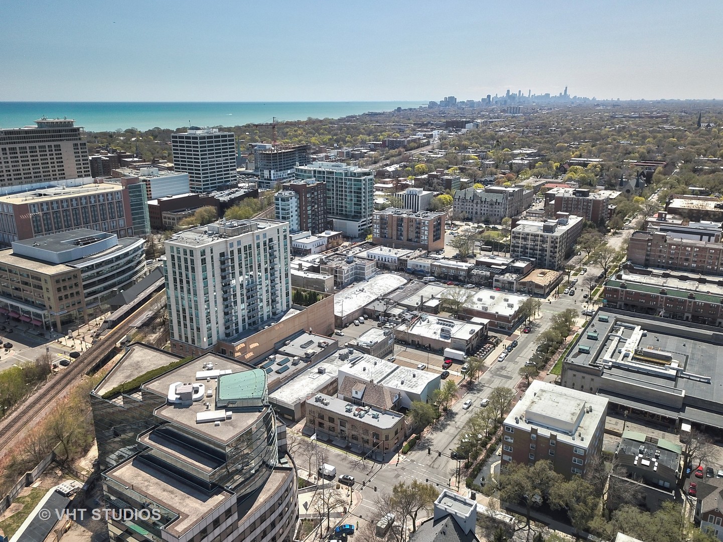 1640 Maple Avenue, Unit 1606 Evanston, IL 60201 - Photo 24 of 40 an aerial view of a city