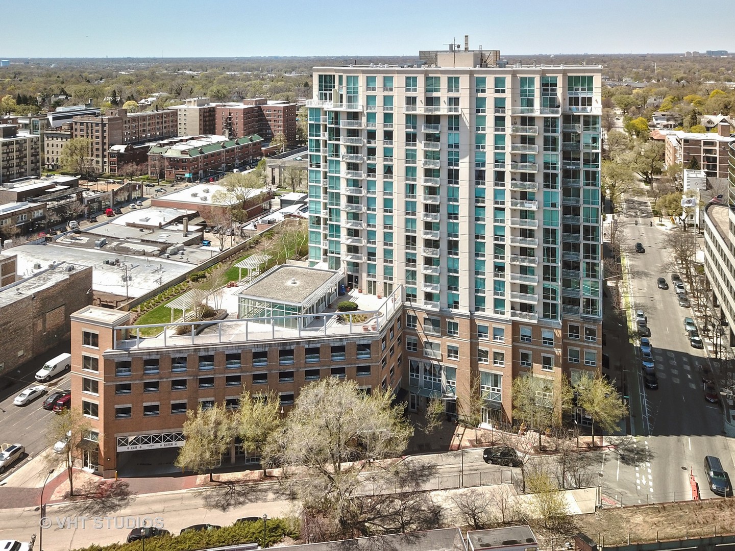 1640 Maple Avenue, Unit 1606 Evanston, IL 60201 - Photo 27 of 40 a view of a city with tall buildings