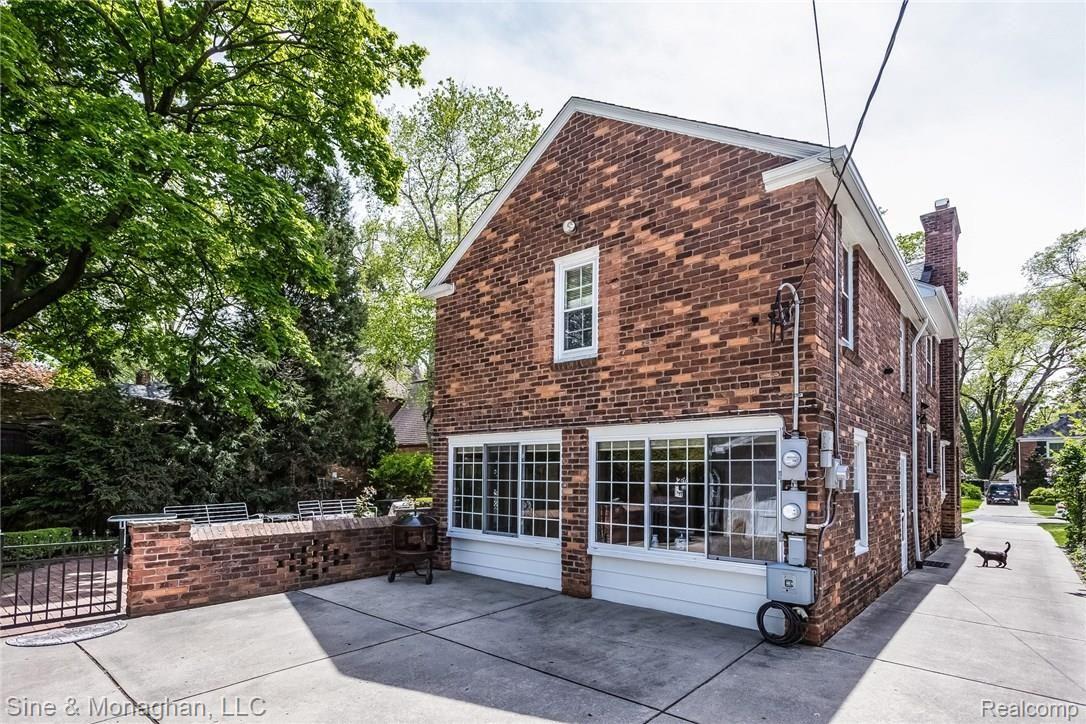 214 Merriweather Road Grosse Pointe, MI 48236 - Photo 69 of 85 073-Rear_View-4152970-medium.jpg