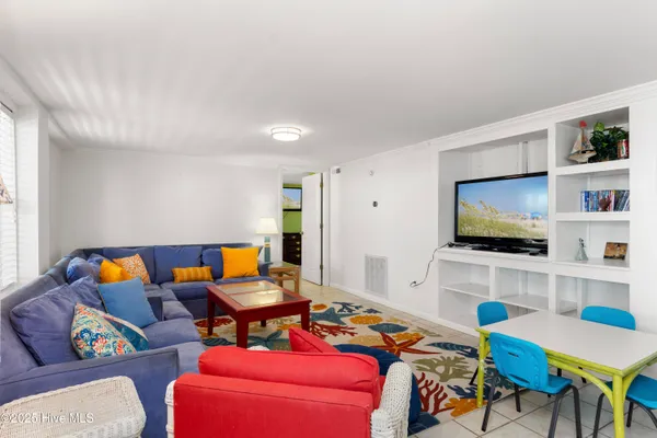 $1,625,000 | 101 Ocean Drive, Emerald Isle, NC 28594