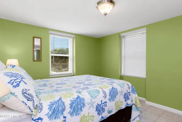 $1,650,000 | 101 Ocean Drive, Emerald Isle, NC 28594