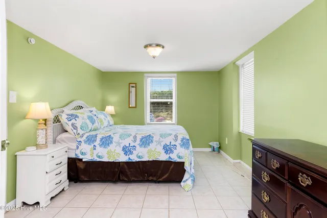 $1,650,000 | 101 Ocean Drive, Emerald Isle, NC 28594