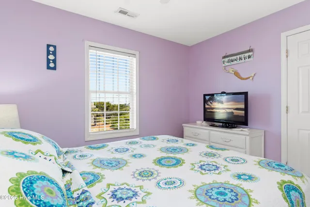 $1,650,000 | 101 Ocean Drive, Emerald Isle, NC 28594