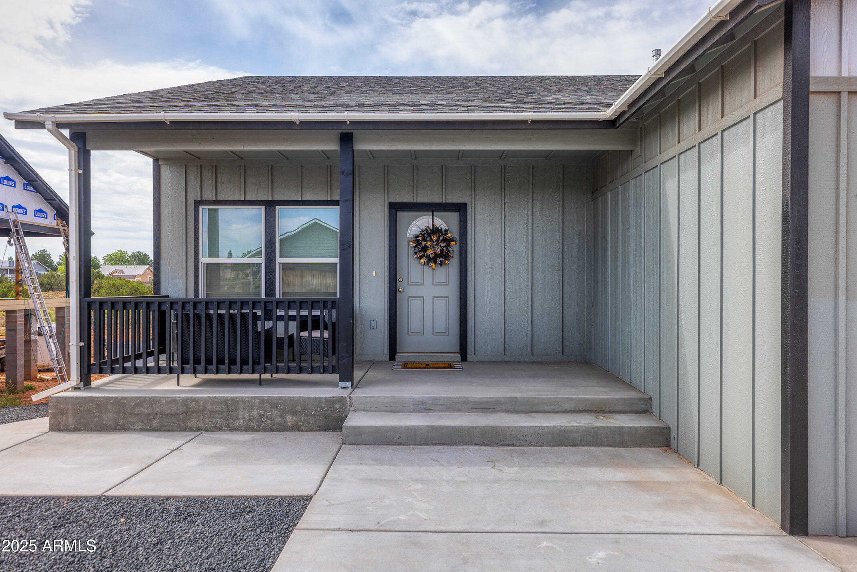 799 Cobble Lane Taylor, AZ 85939 - Photo 22 of 26 a front view of a house