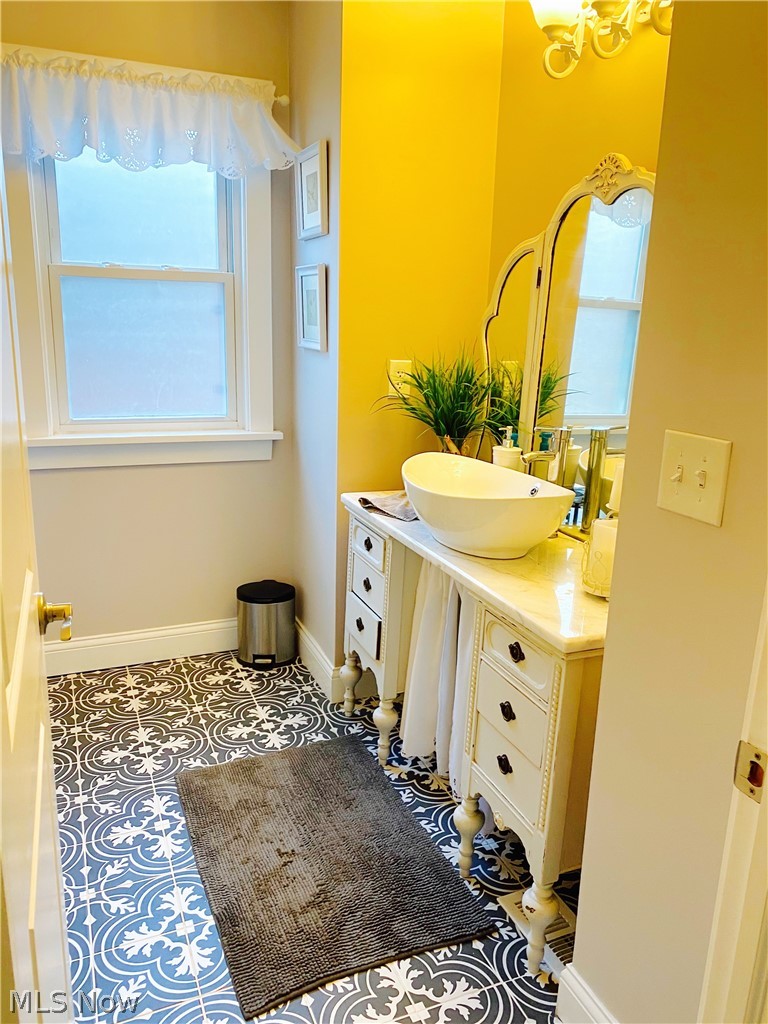 3626 Warren Road Cleveland, OH 44111 - Photo 8 of 34 Gallery Image 8