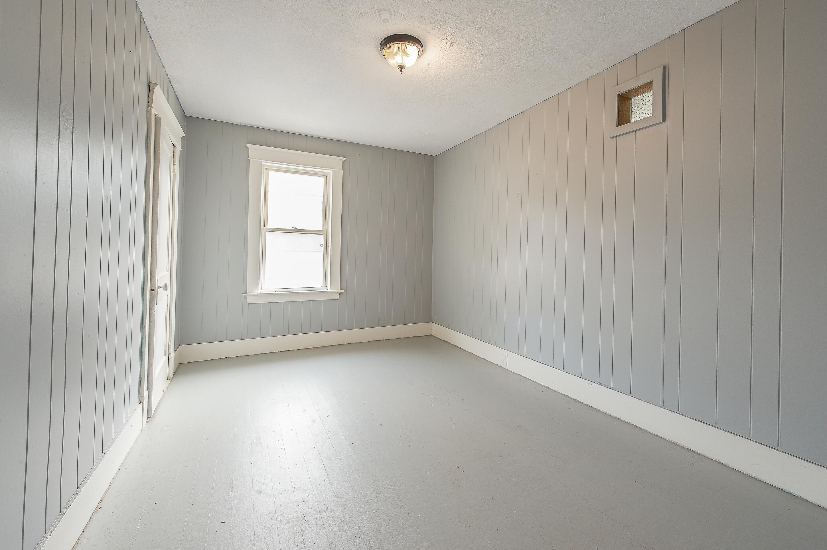 48 Main Street Mexico, ME 04257 - Photo 7 of 14 7-- 48 Main Unit 4 (4)