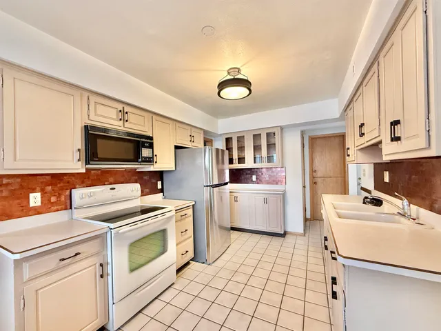 $219,900 | 4012 Pleasant Valley Boulevard, Rockford, IL 61114