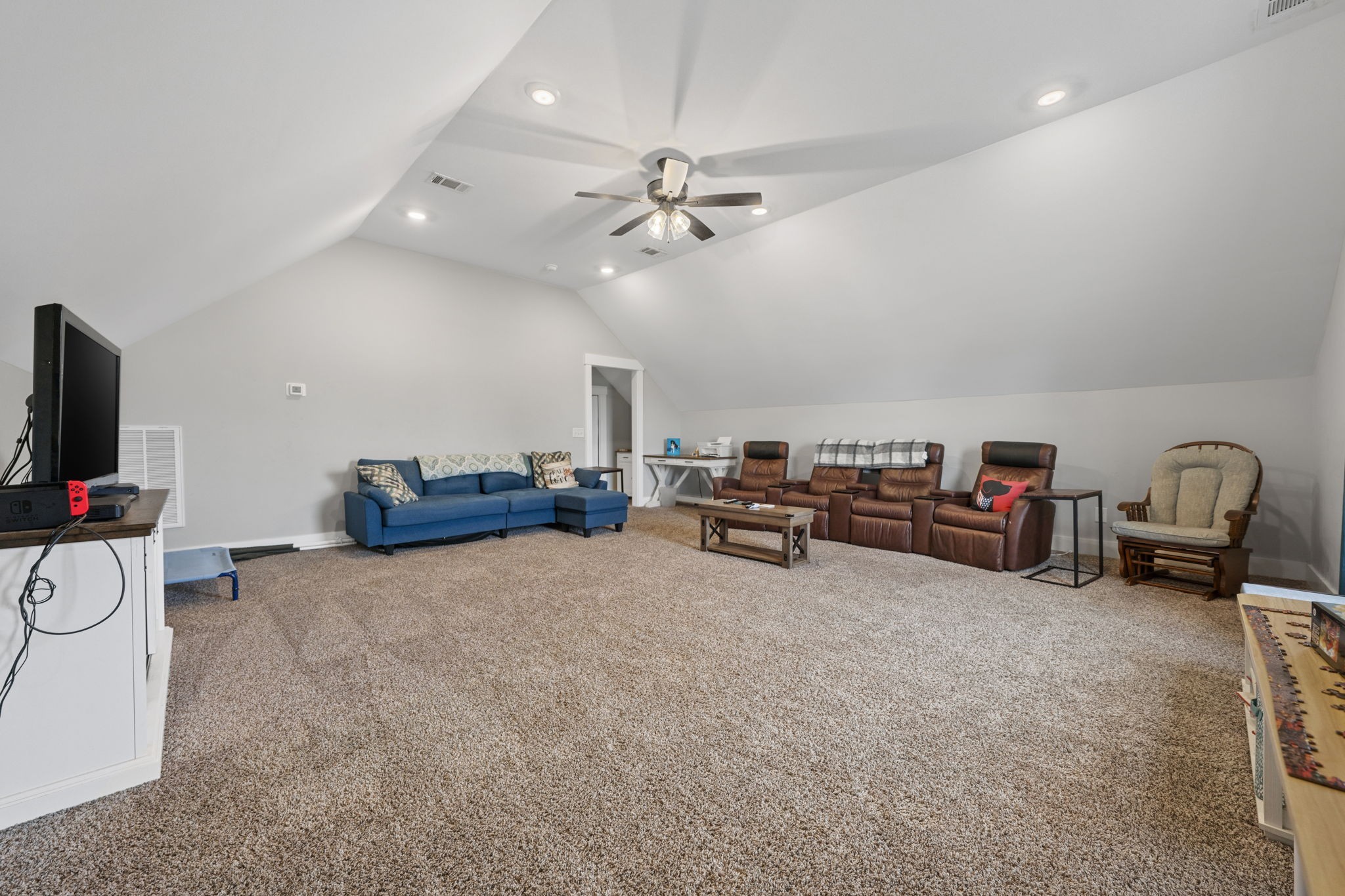 2086 Beverly Court Springfield, TN 37172 - Photo 5 of 39 a view of a livingroom with furniture and a flat screen tv