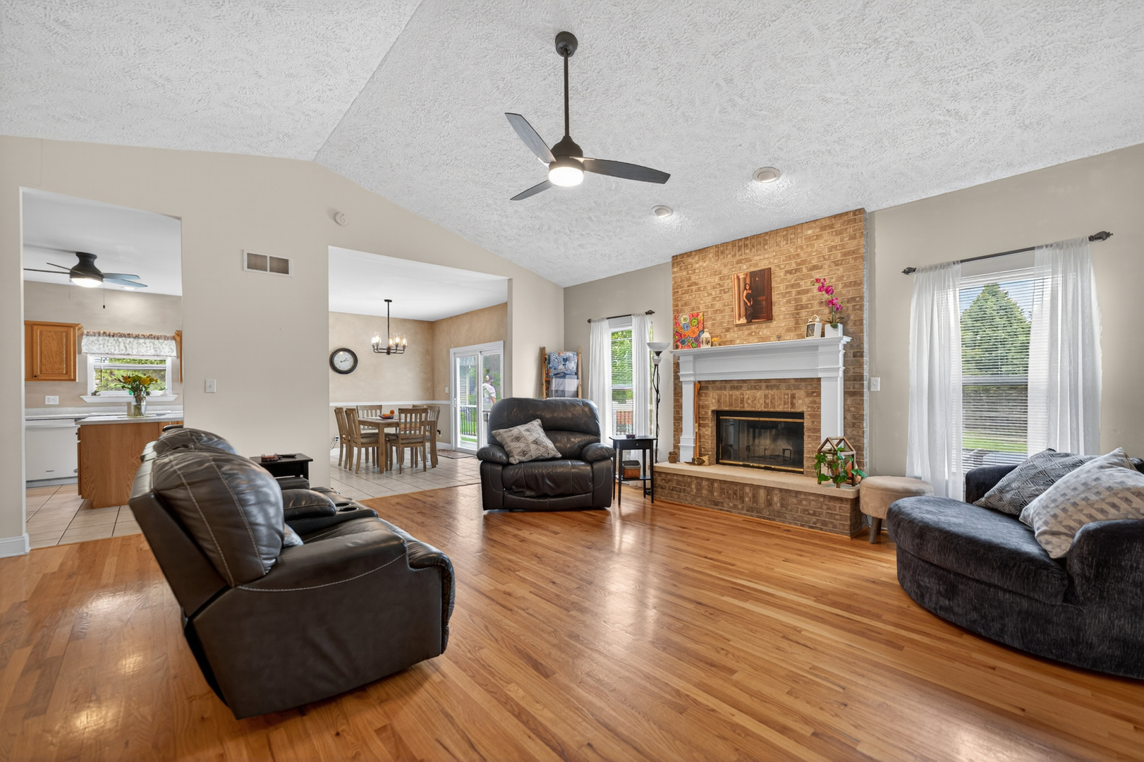 676 Persimmon Street DeKalb, IL 60115 - Photo 3 of 31