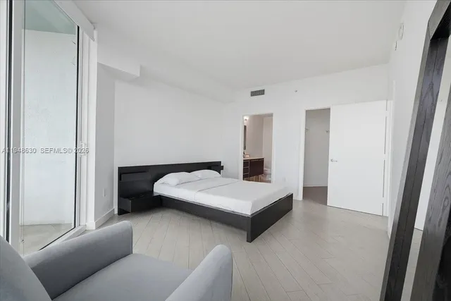 $615,000 | 1900 North Bayshore Drive, Unit 1518, Miami, FL 33132