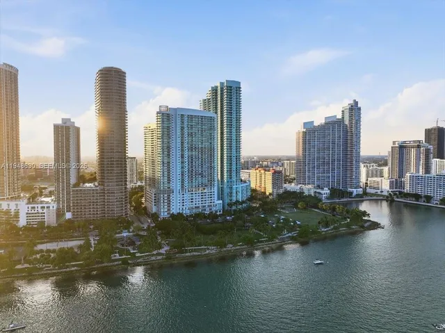 $615,000 | 1900 North Bayshore Drive, Unit 1518, Miami, FL 33132
