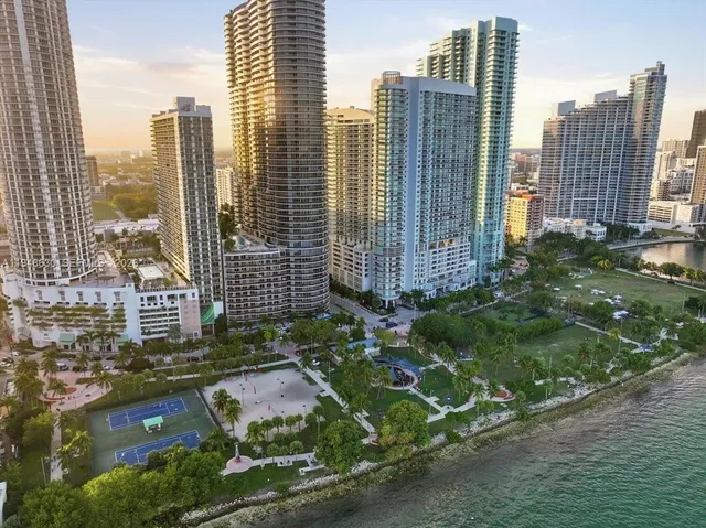 $615,000 | 1900 North Bayshore Drive, Unit 1518, Miami, FL 33132