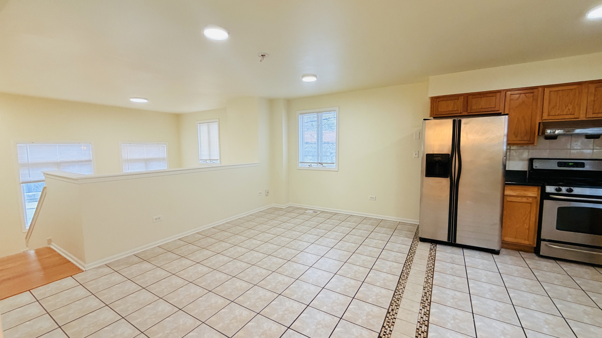 356 West 31st Street Chicago, IL 60616 - Photo 6 of 31 a view of a kitchen with a sink