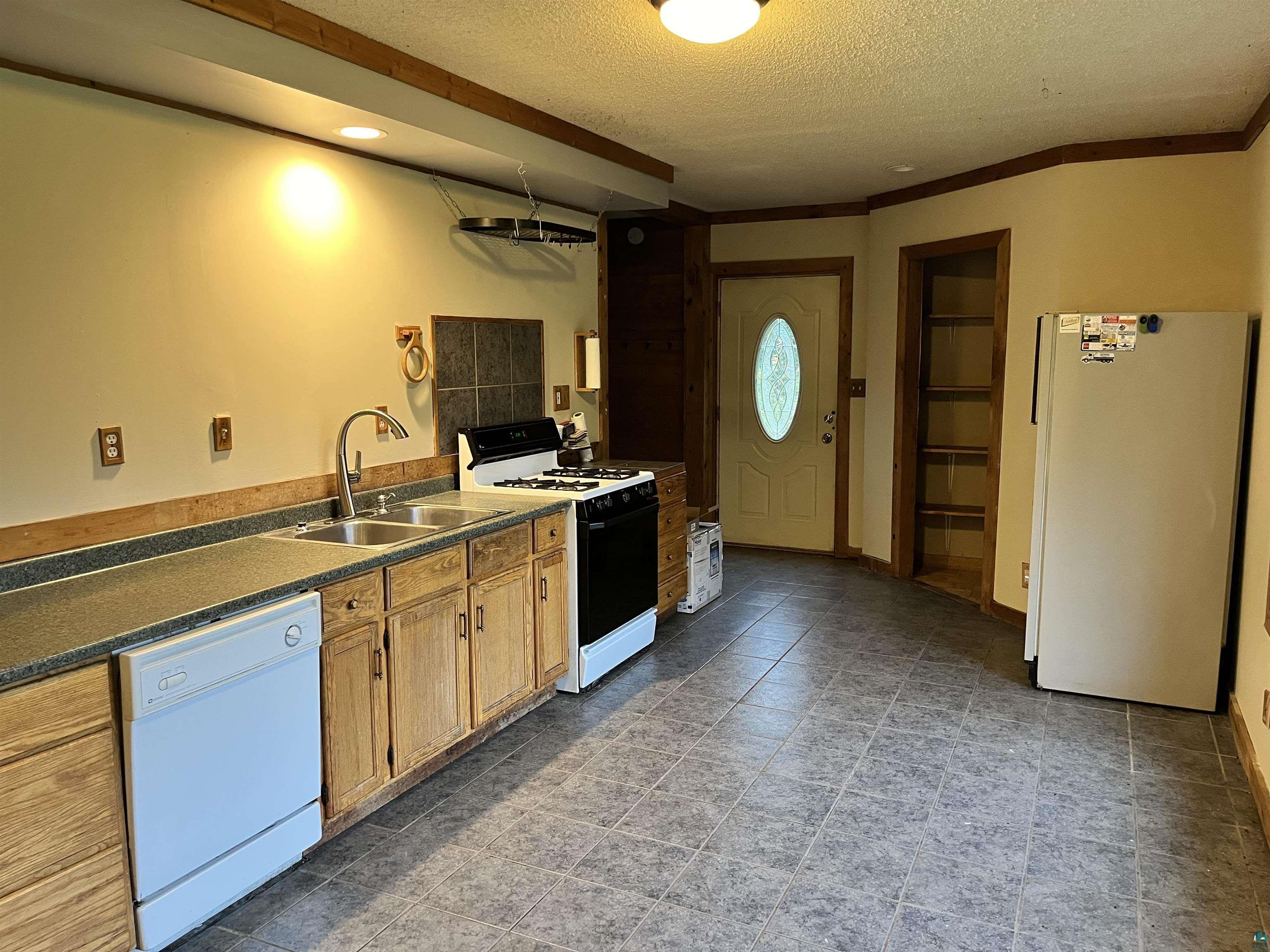 6951 Olson Road Two Harbors, MN 55616 - Photo 4 of 27