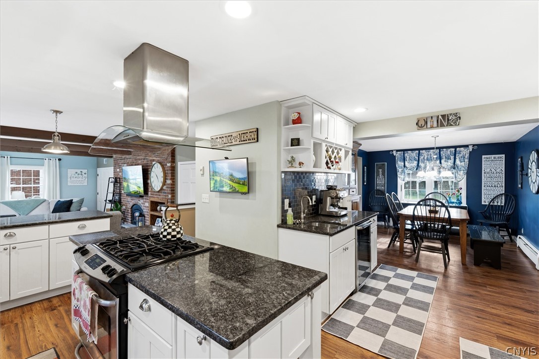 4970 Carnarvon Road Onondaga, NY 13215 - Photo 21 of 50 Engineered hardwood flooring and quality finishes