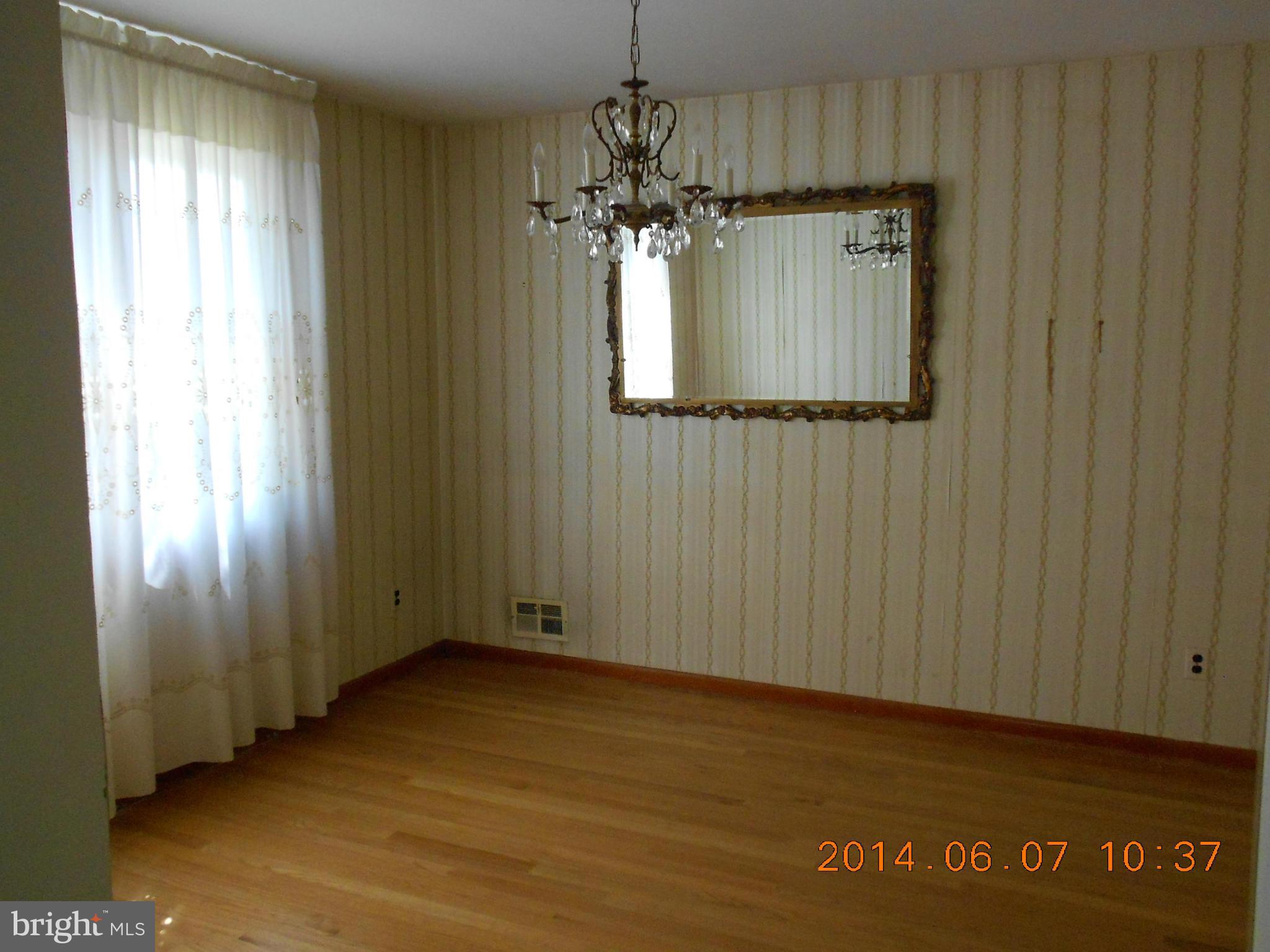 8015 Sagramore Road Baltimore, MD 21237 - Photo 4 of 26 Dining Room