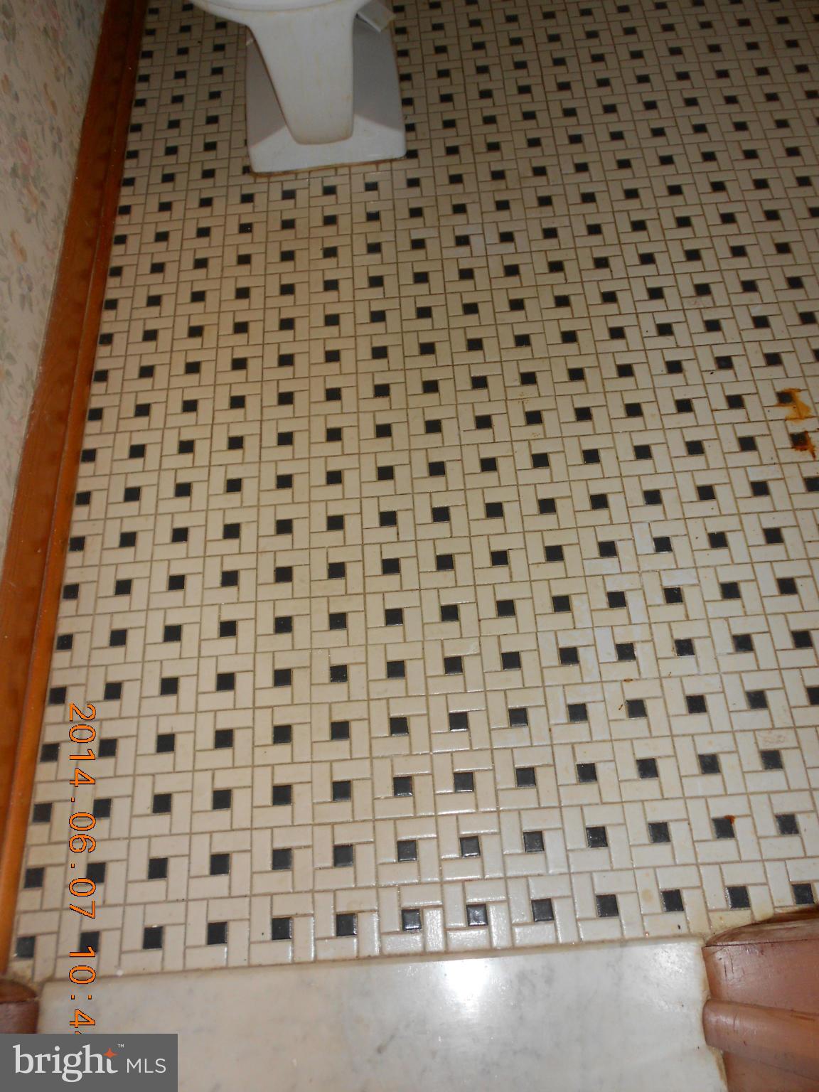 8015 Sagramore Road Baltimore, MD 21237 - Photo 10 of 26 View