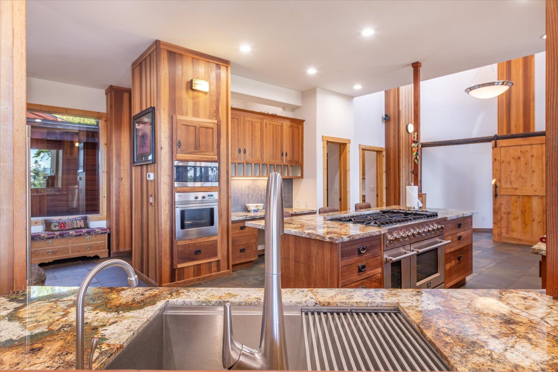 17247 Valley View Road Truckee, CA 96161 - Photo 13 of 28
