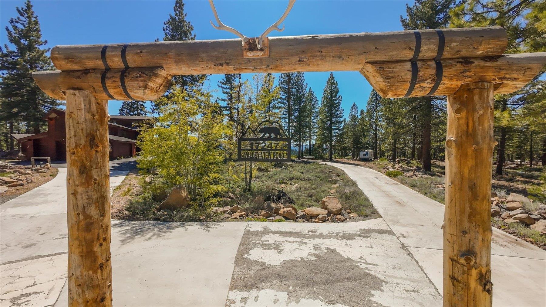 17247 Valley View Road Truckee, CA 96161 - Photo 3 of 28
