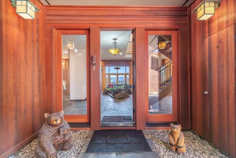 $2,700,000 | 17247 Valley View Road, Truckee, CA 96161