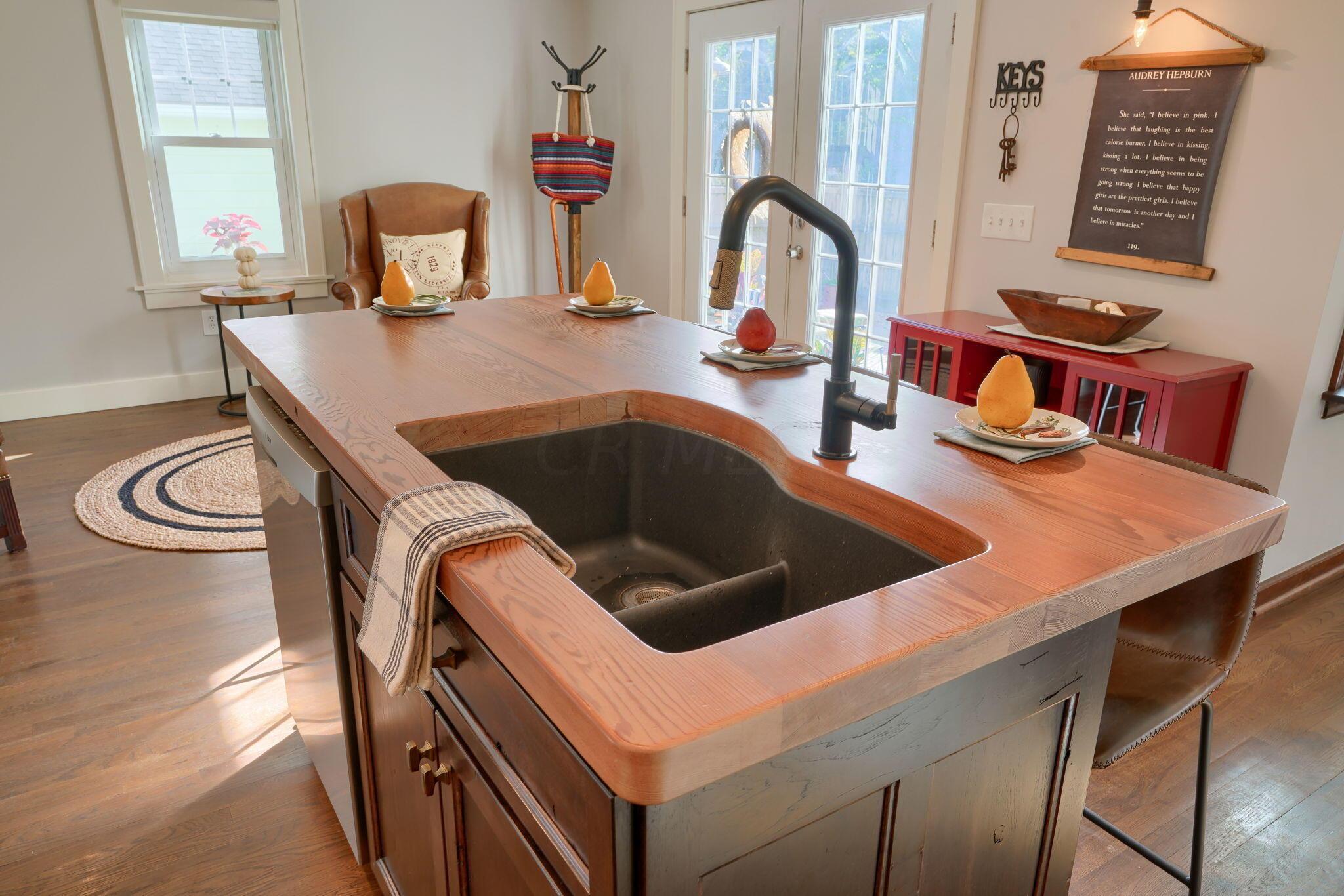 241 Garden Road Columbus, OH 43214 - Photo 38 of 85 Oversized granite undermount sink