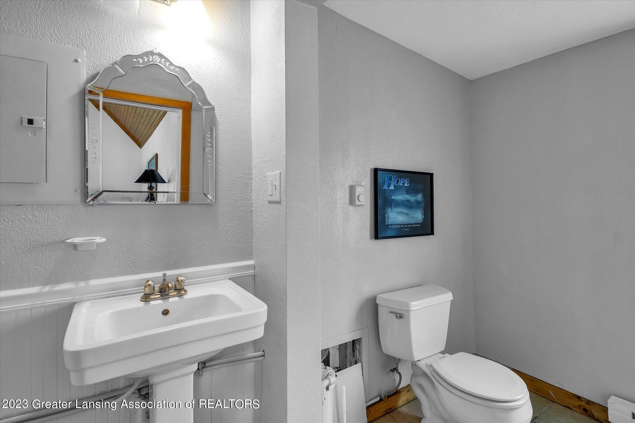 10555 South Wright Road Eagle, MI 48822 - Photo 99 of 126 100-10555-S-Wright-Rd-WindowStill-Real-E