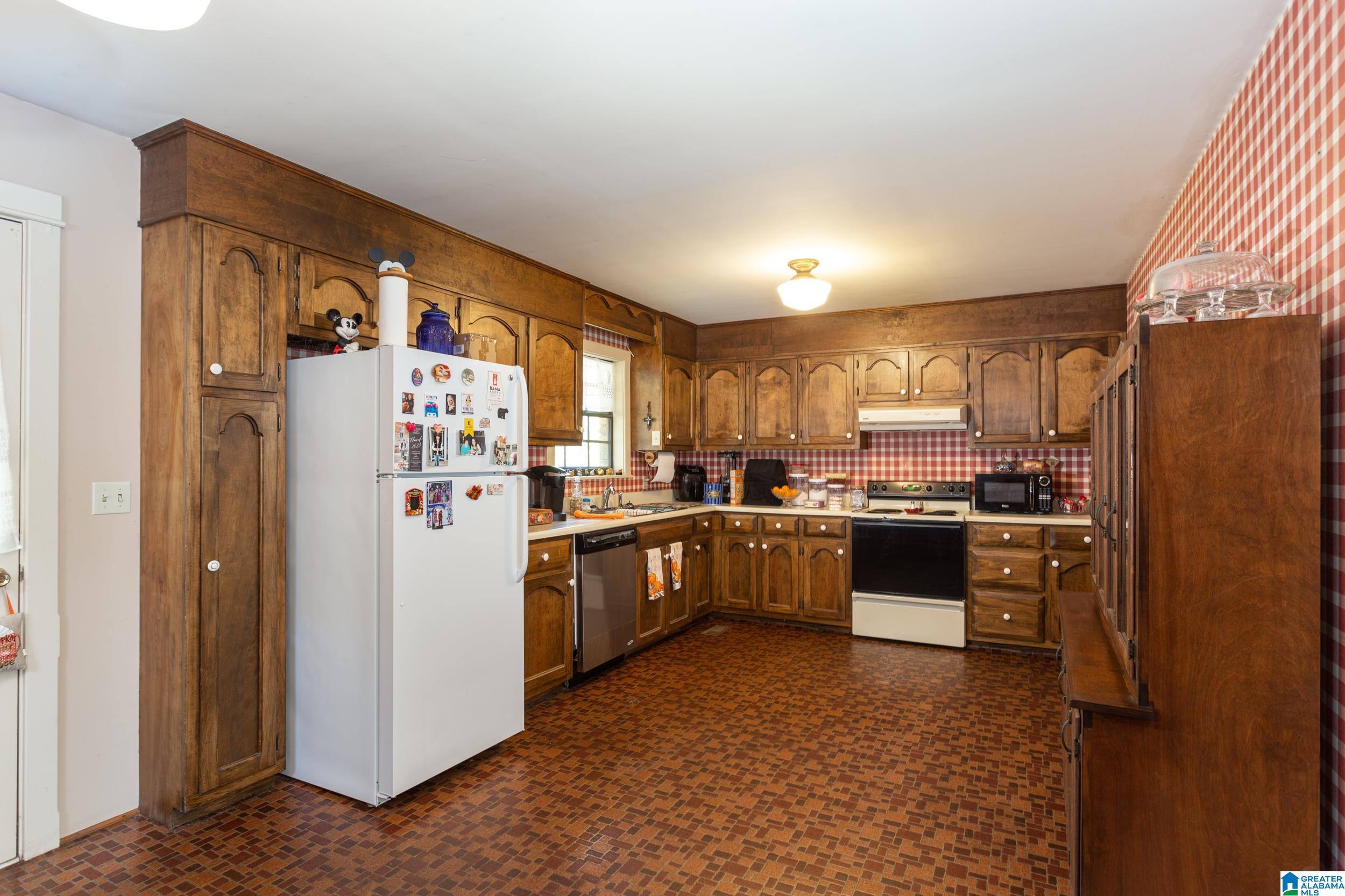 306 Oak Street Talladega, AL 35160 - Photo 5 of 18