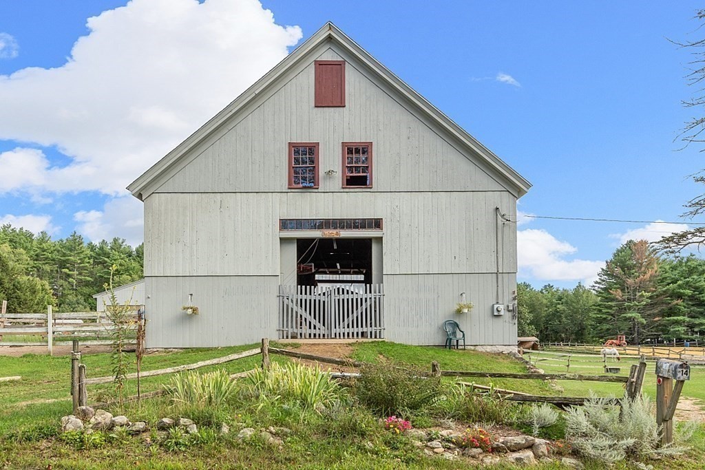 14 Ed Clark Road Hubbardston, MA 01452 - Photo 3 of 41