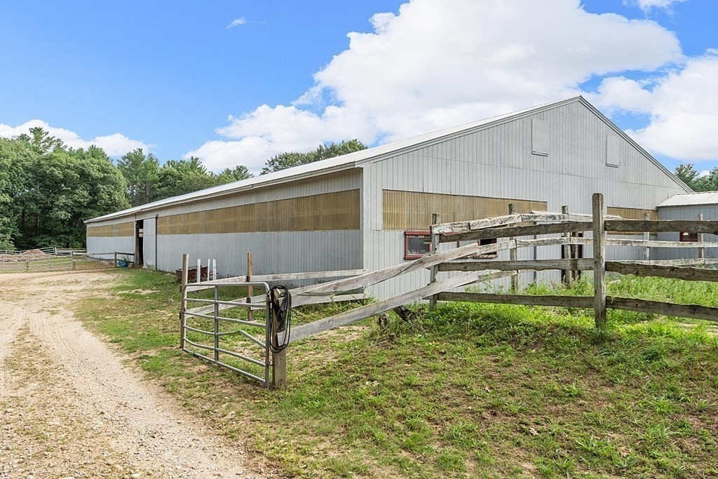 14 Ed Clark Road Hubbardston, MA 01452 - Photo 5 of 41