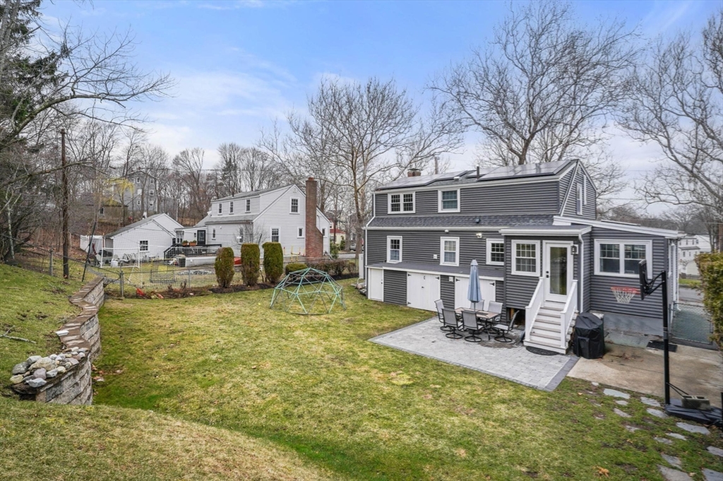 62 Sycamore Road Melrose, MA 02176 - Photo 17 of 18