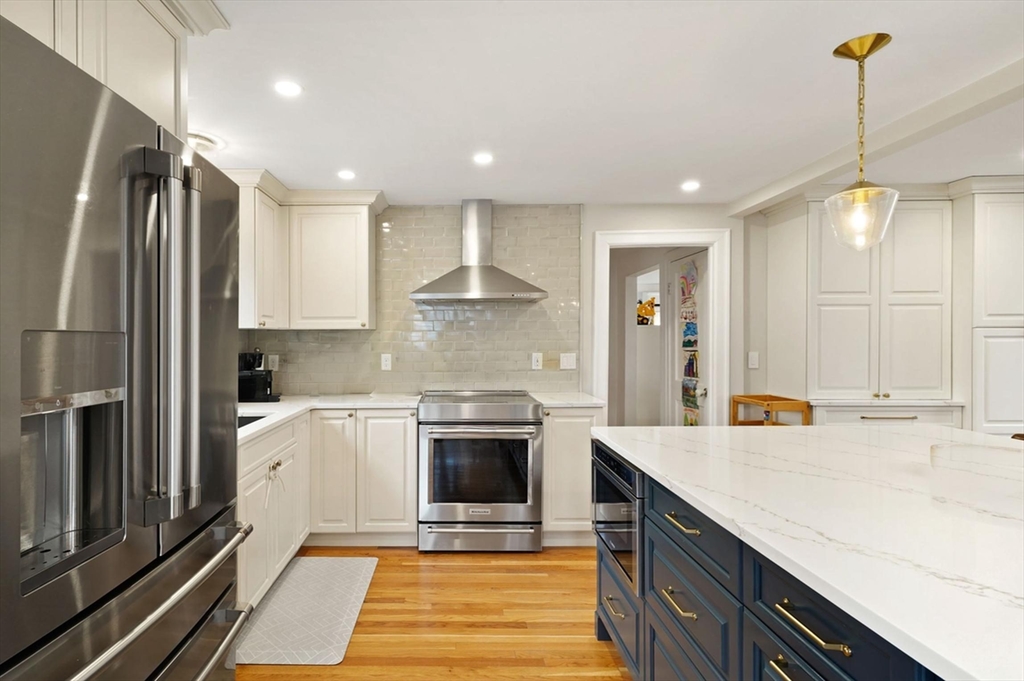 62 Sycamore Road Melrose, MA 02176 - Photo 2 of 18