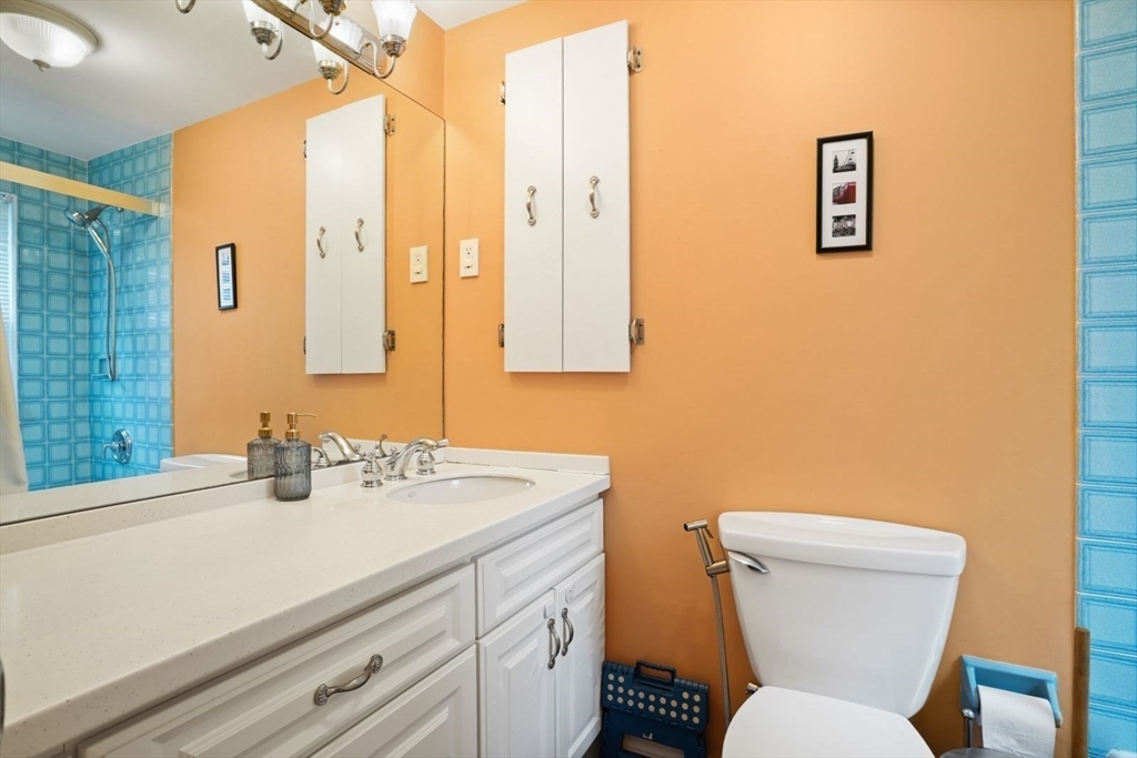 62 Sycamore Road Melrose, MA 02176 - Photo 10 of 18