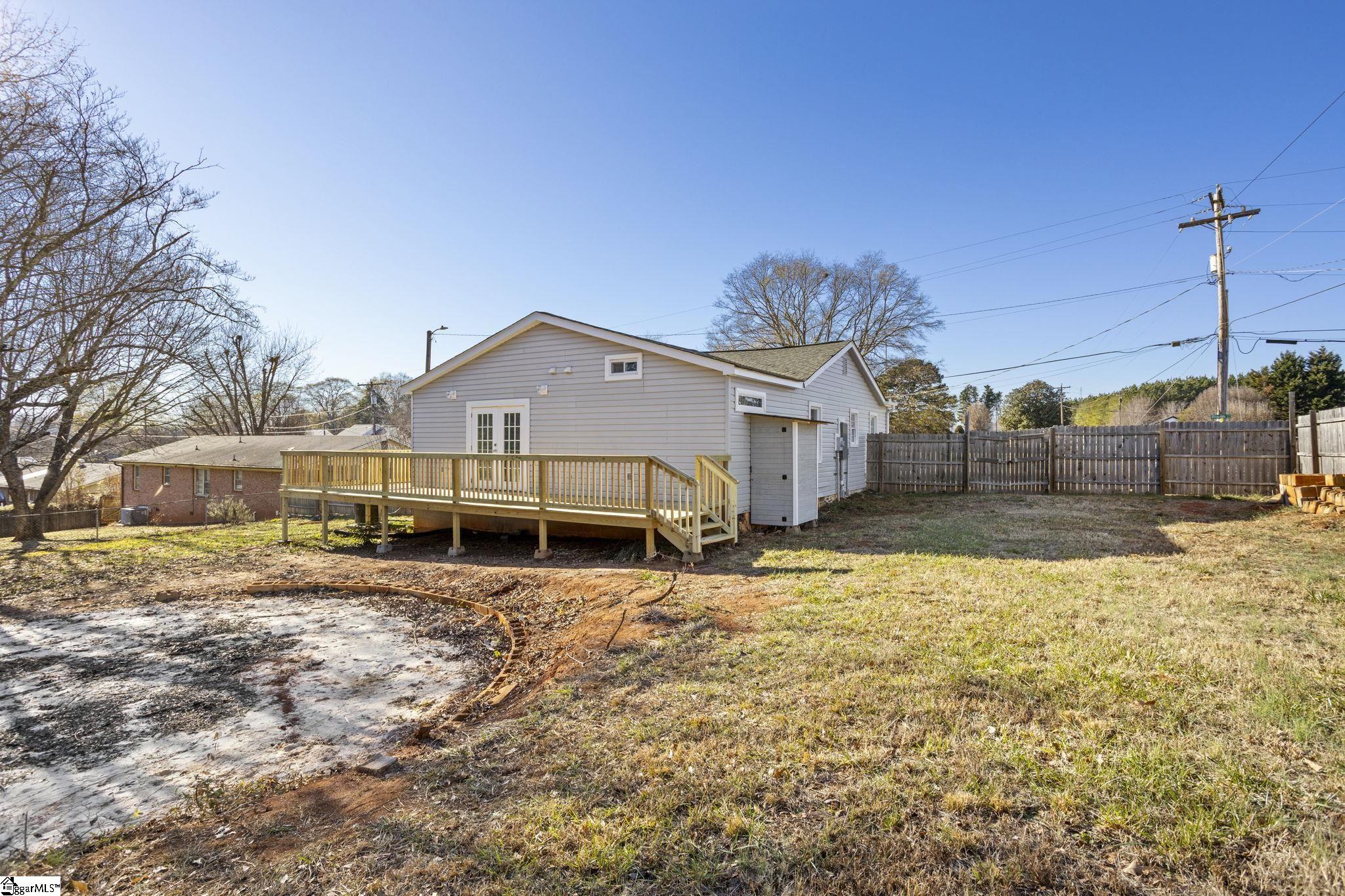 16 Rison Road Greenville, SC 29611 - Photo 12 of 34