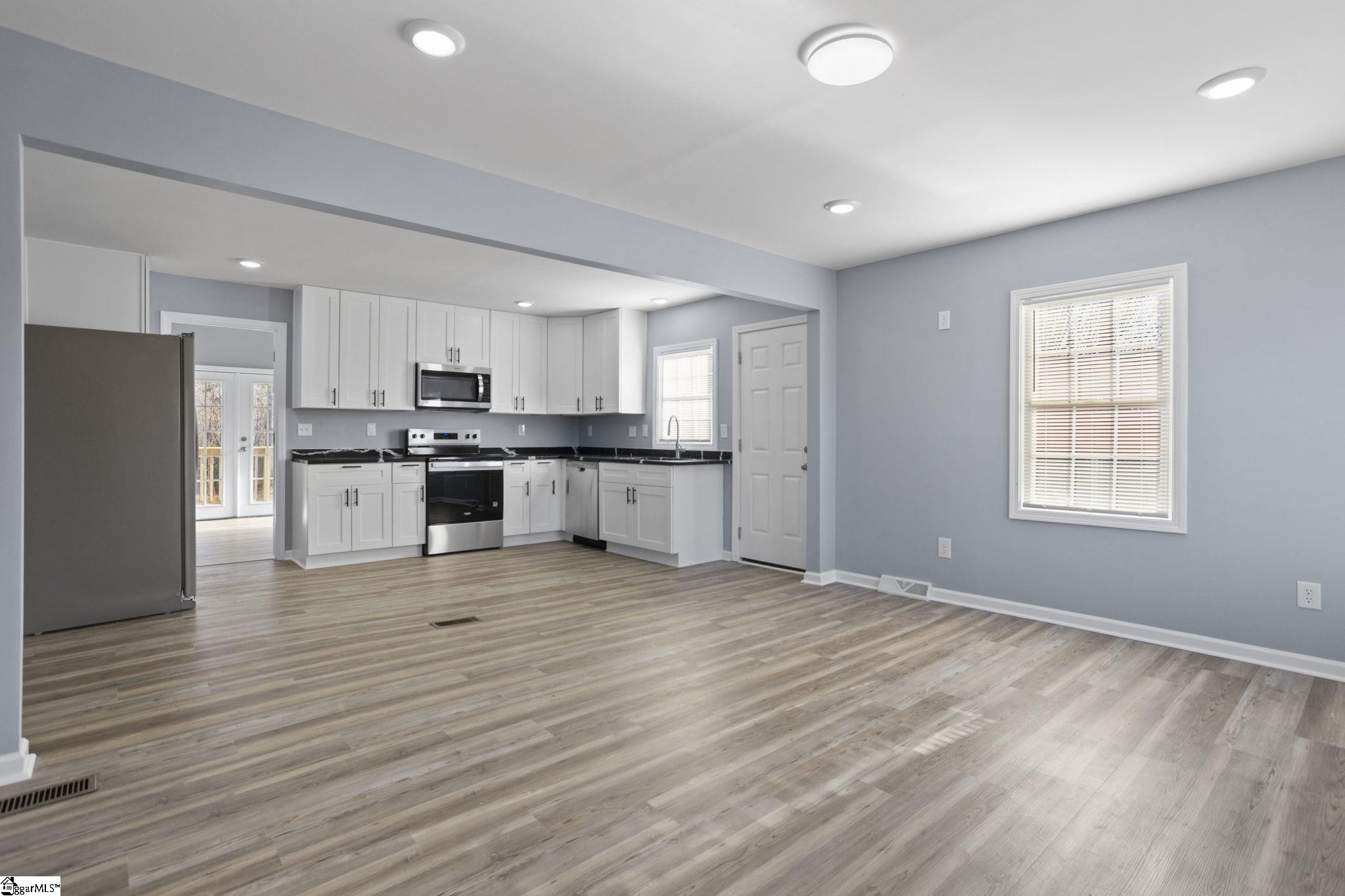 16 Rison Road Greenville, SC 29611 - Photo 15 of 34