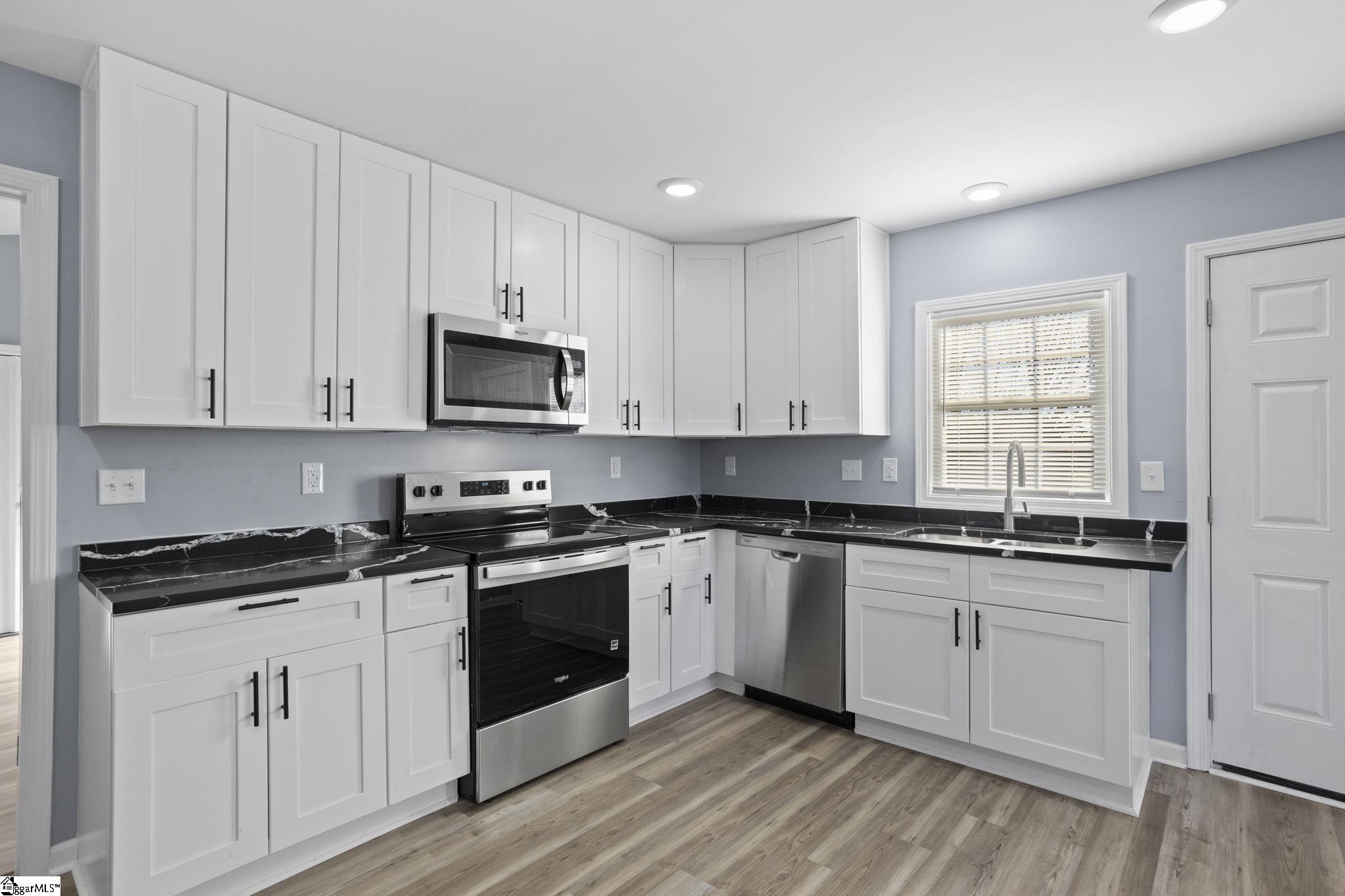 16 Rison Road Greenville, SC 29611 - Photo 16 of 34