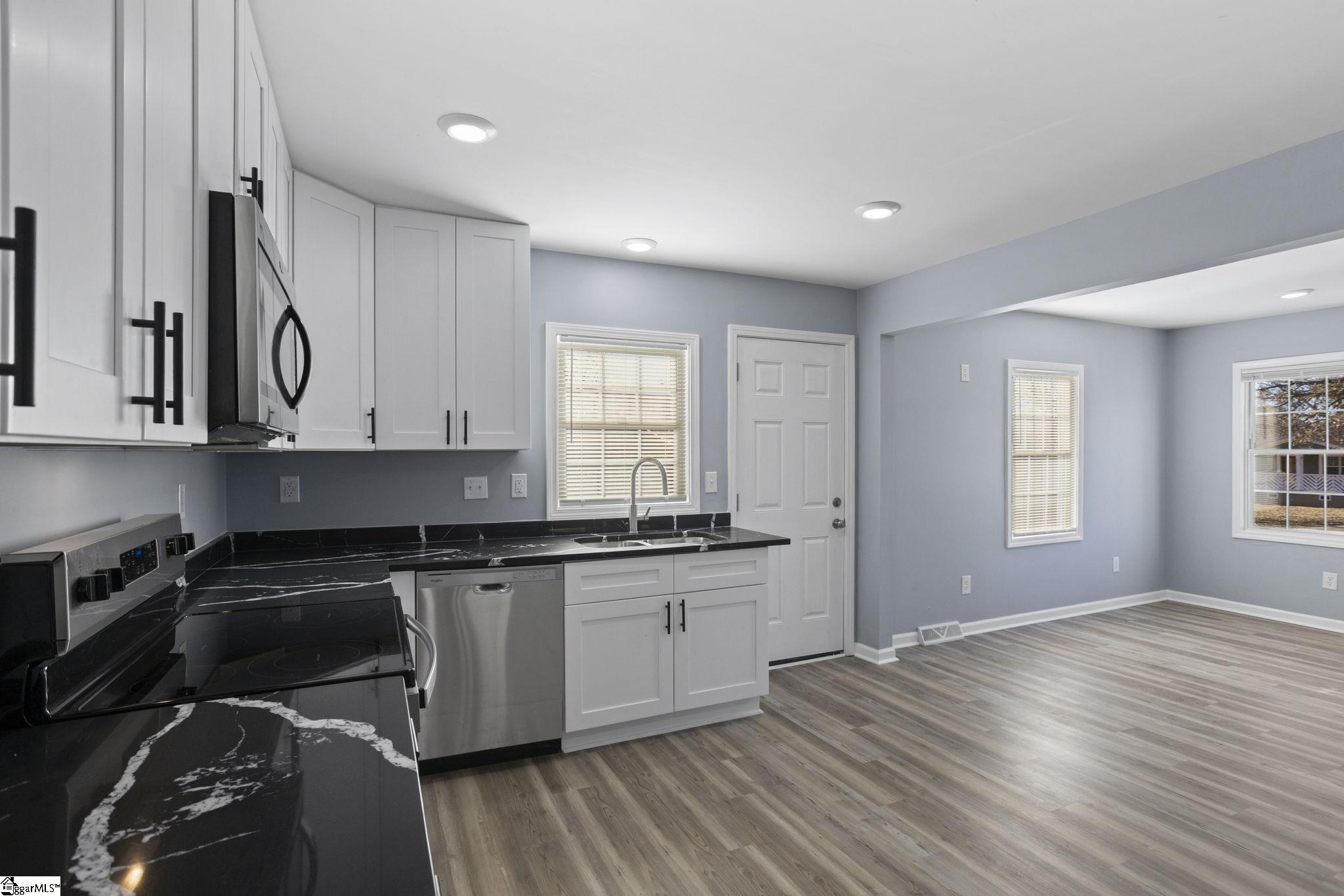 16 Rison Road Greenville, SC 29611 - Photo 18 of 34