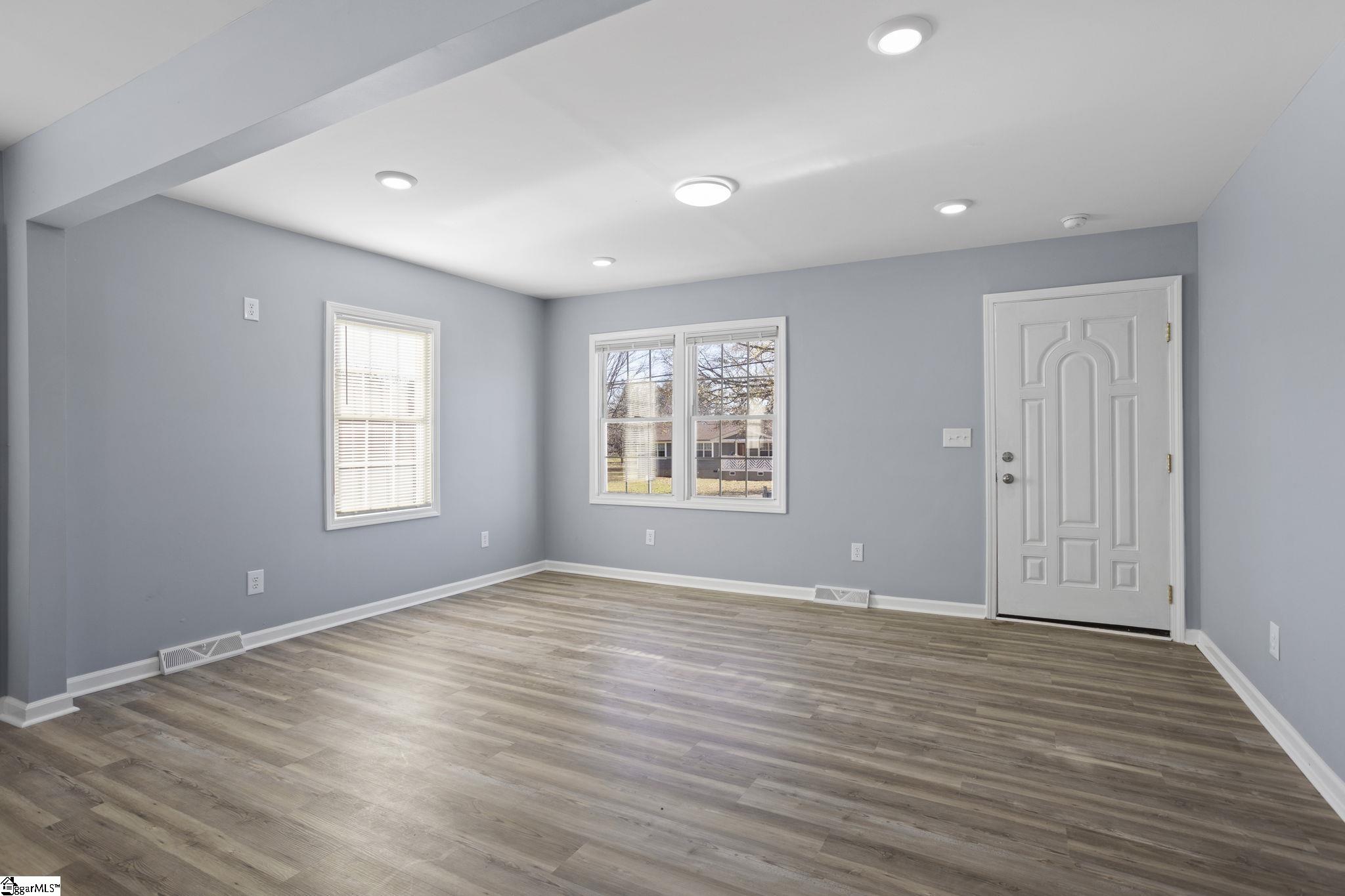 16 Rison Road Greenville, SC 29611 - Photo 23 of 34