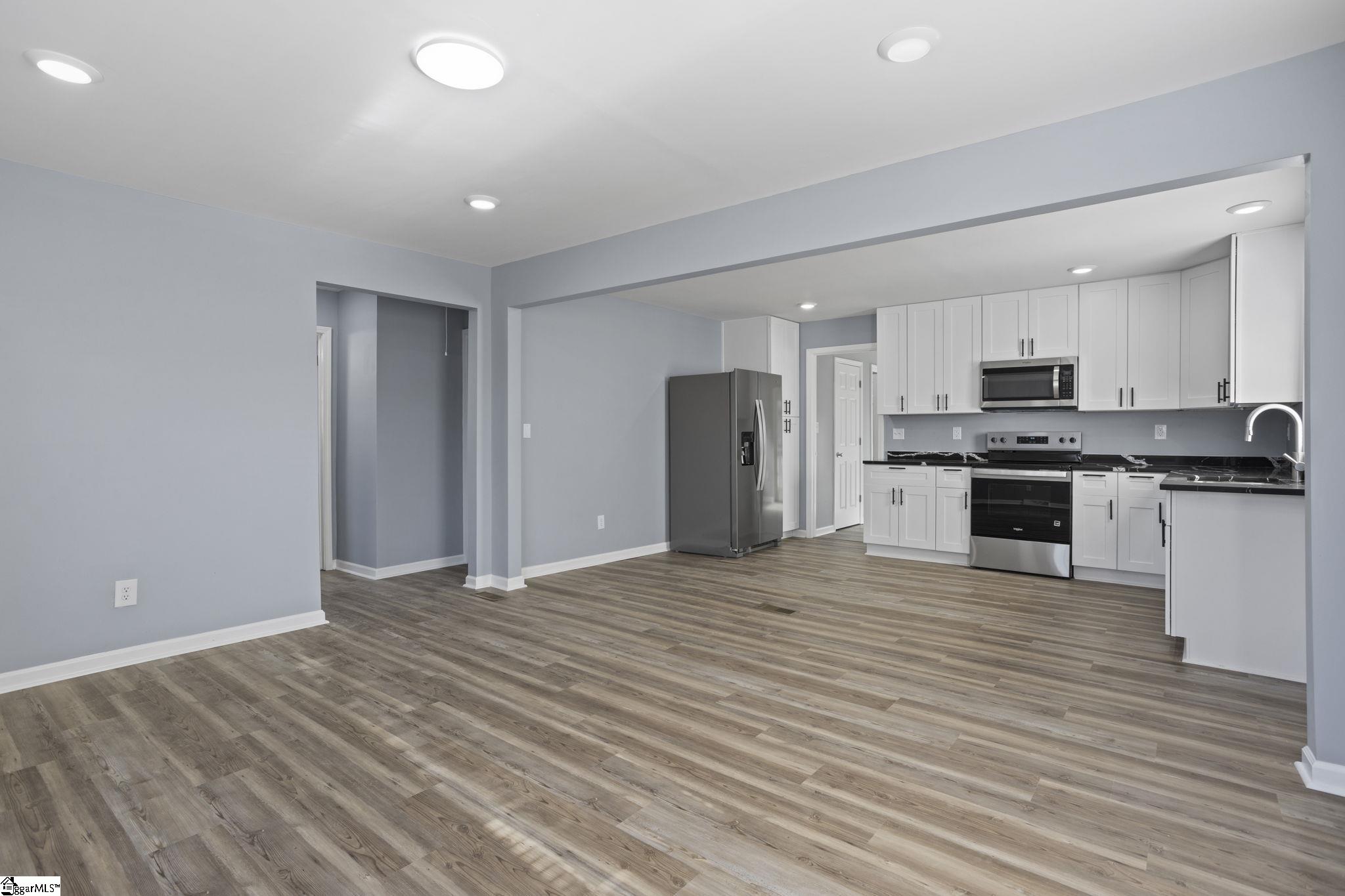 16 Rison Road Greenville, SC 29611 - Photo 25 of 34