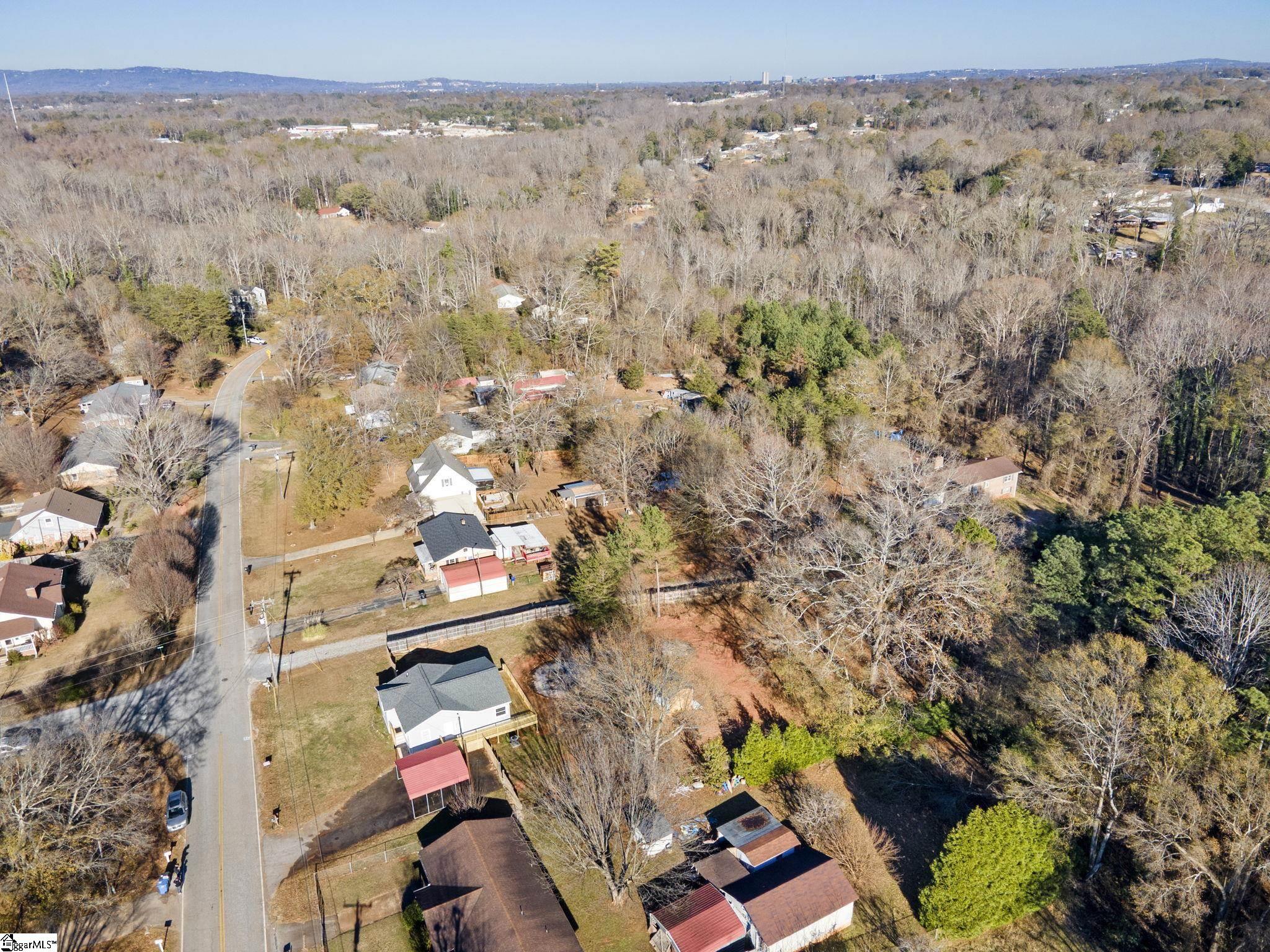 16 Rison Road Greenville, SC 29611 - Photo 4 of 34