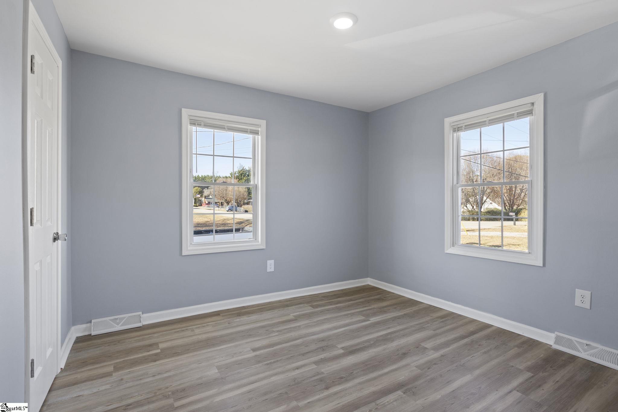 16 Rison Road Greenville, SC 29611 - Photo 6 of 34