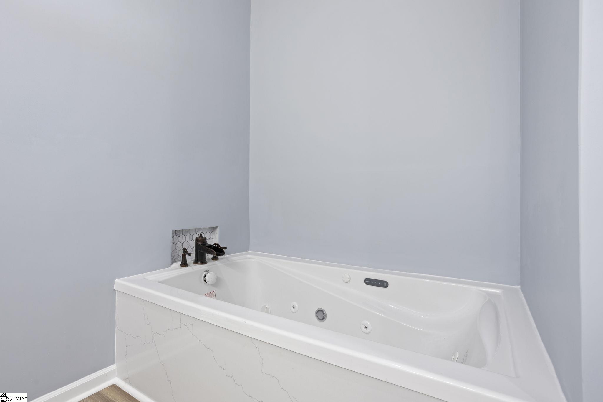 16 Rison Road Greenville, SC 29611 - Photo 9 of 34